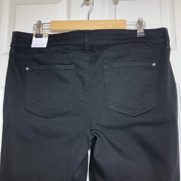 Chico’s Stretchy Mid Modern Rise Closet Staple Black Straight Jeans 2 Short 12-L - Picture 7 of 15